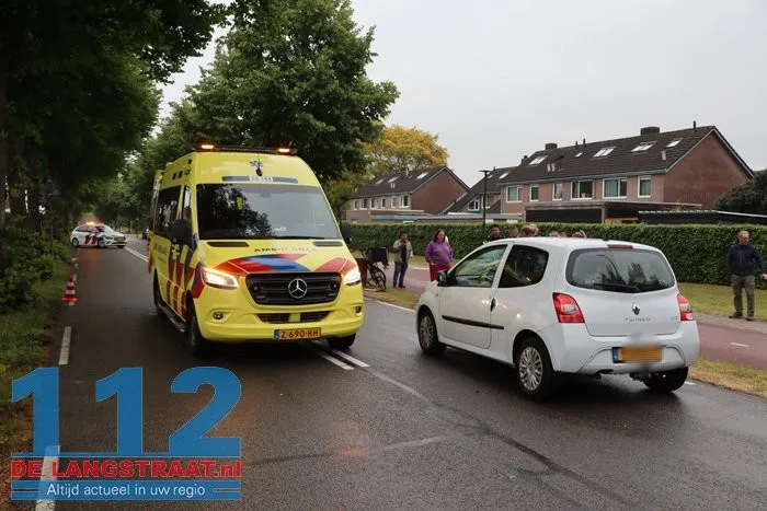 Fietsster gewond na aanrijding met auto Dongen, weg tijdelijk afgesloten 2 Fietsster gewond na aanrijding met auto Dongen, weg tijdelijk afgesloten 112 De Langstraat