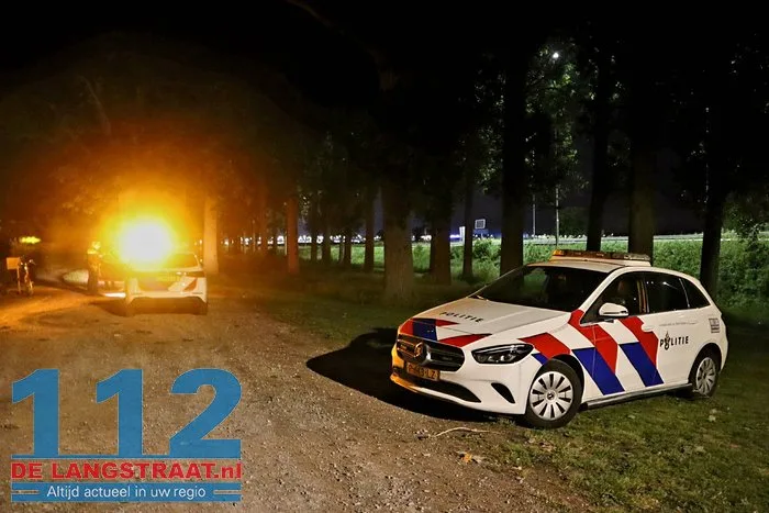 Spookrijdster veroorzaakt bijna ongeluk op A59 bij Waalwijk - onder invloed aangehouden 13 Spookrijdster veroorzaakt bijna ongeluk op A59 bij Waalwijk - onder invloed aangehouden 112 De Langstraat