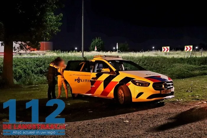 Spookrijdster veroorzaakt bijna ongeluk op A59 bij Waalwijk - onder invloed aangehouden 18 Spookrijdster veroorzaakt bijna ongeluk op A59 bij Waalwijk - onder invloed aangehouden 112 De Langstraat