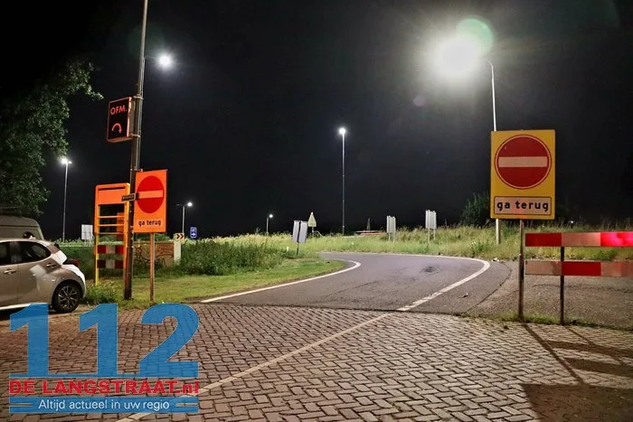 Spookrijdster veroorzaakt bijna ongeluk op A59 bij Waalwijk - onder invloed aangehouden 22 Spookrijdster veroorzaakt bijna ongeluk op A59 bij Waalwijk - onder invloed aangehouden 112 De Langstraat