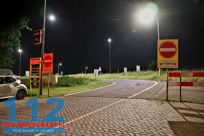 Spookrijdster veroorzaakt bijna ongeluk op A59 bij Waalwijk - onder invloed aangehouden 24 Spookrijdster veroorzaakt bijna ongeluk op A59 bij Waalwijk - onder invloed aangehouden 112 De Langstraat