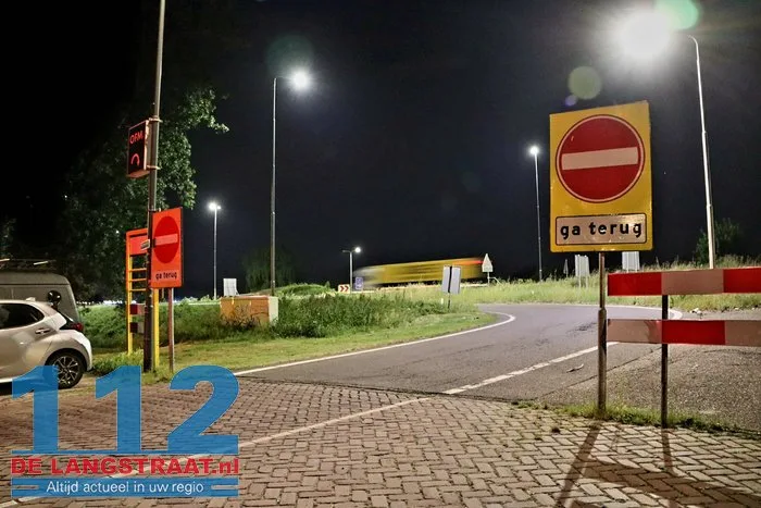 Spookrijdster veroorzaakt bijna ongeluk op A59 bij Waalwijk - onder invloed aangehouden 25 Spookrijdster veroorzaakt bijna ongeluk op A59 bij Waalwijk - onder invloed aangehouden 112 De Langstraat