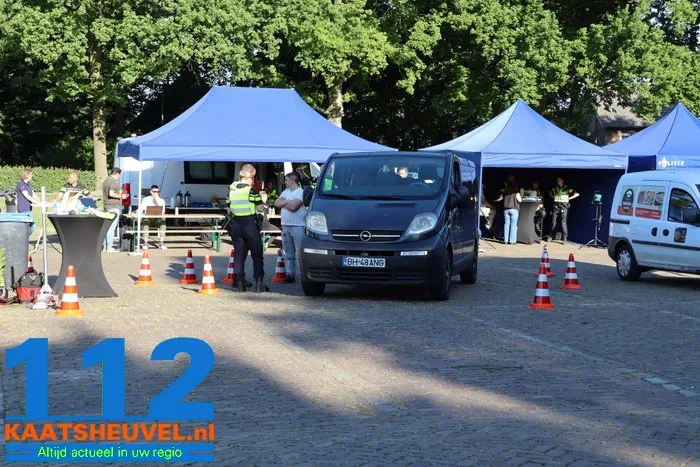 Verkeerscontrole op parkeerplaats in Oudheusden 4 Verkeerscontrole op parkeerplaats in Oudheusden 112 De Langstraat