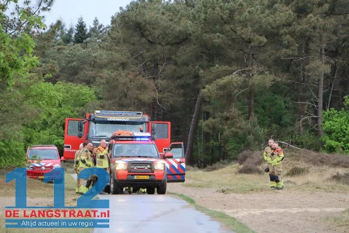 Natuurbrand in Loonse en Drunense Duinen onder controle, brandweer blijft nablussen 1 Natuurbrand in Loonse en Drunense Duinen onder controle, brandweer blijft nablussen 112 De Langstraat