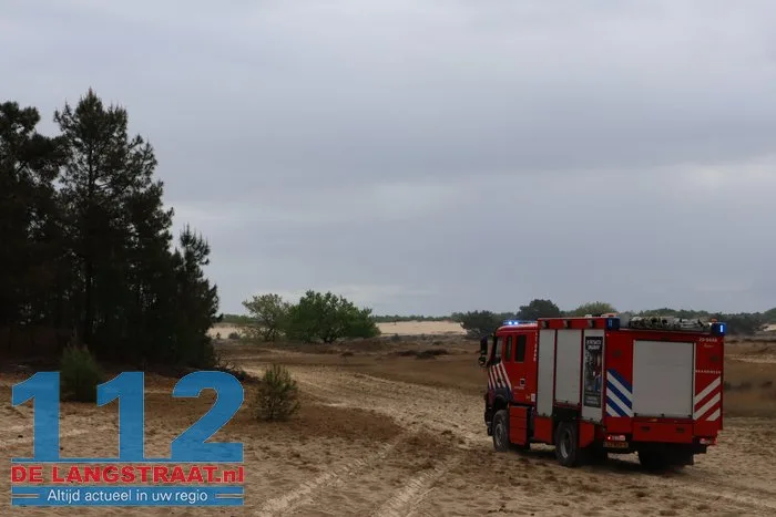 Natuurbrand in Loonse en Drunense Duinen onder controle, brandweer blijft nablussen 3 Natuurbrand in Loonse en Drunense Duinen onder controle, brandweer blijft nablussen 112 De Langstraat
