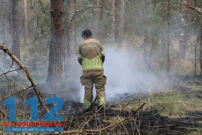 Natuurbrand in Loonse en Drunense Duinen onder controle, brandweer blijft nablussen 6 Natuurbrand in Loonse en Drunense Duinen onder controle, brandweer blijft nablussen 112 De Langstraat