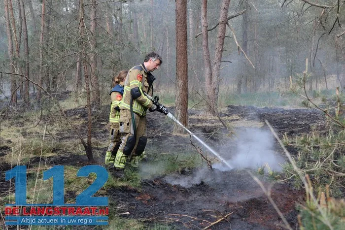 Natuurbrand in Loonse en Drunense Duinen onder controle, brandweer blijft nablussen 23 Natuurbrand in Loonse en Drunense Duinen onder controle, brandweer blijft nablussen 112 De Langstraat