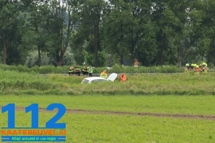 Automobilist verliest de macht over het stuur en belandt in sloot langs A59 bij Waspik 5 Automobilist verliest de macht over het stuur en belandt in sloot langs A59 bij Waspik 112 De Langstraat