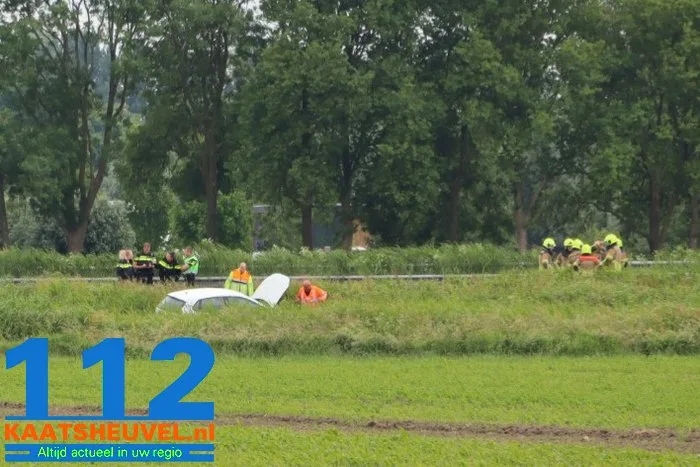 Automobilist verliest de macht over het stuur en belandt in sloot langs A59 bij Waspik 6 Automobilist verliest de macht over het stuur en belandt in sloot langs A59 bij Waspik 112 De Langstraat