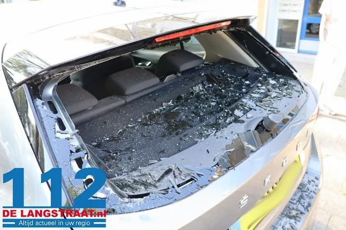 Bestuurder van crossmotor raakt gewond bij aanrijding op Van der Merwedelaan in Waalwijk 13 Bestuurder van crossmotor raakt gewond bij aanrijding op Van der Merwedelaan in Waalwijk 112 De Langstraat