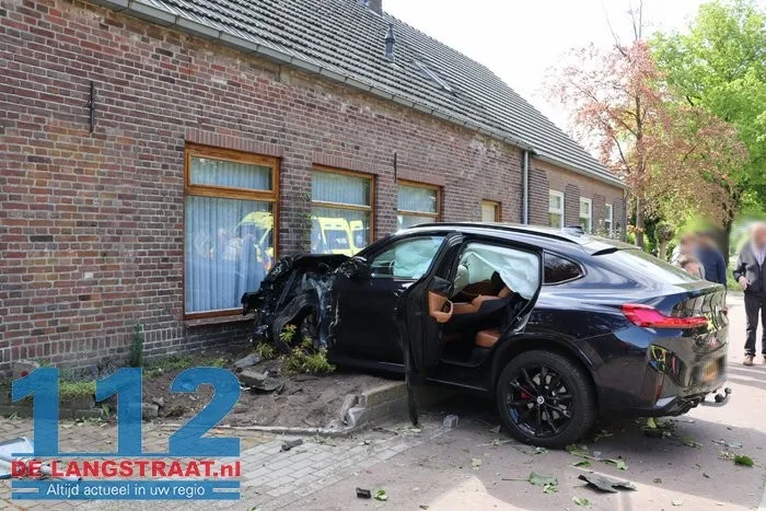 Ravage bij ongeval Wielstraat Kaatsheuvel 19 Ravage bij ongeval Wielstraat Kaatsheuvel 112 De Langstraat