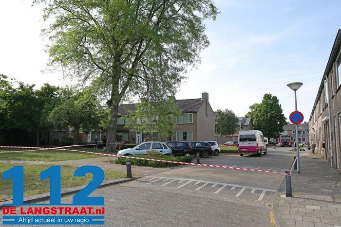 Straat afgezet door gaslek in woning Waalwijk 8 Straat afgezet door gaslek in woning Waalwijk 112 De Langstraat