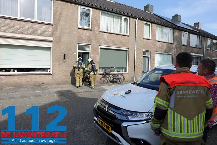 Straat afgezet door gaslek in woning Waalwijk 2 Straat afgezet door gaslek in woning Waalwijk 112 De Langstraat