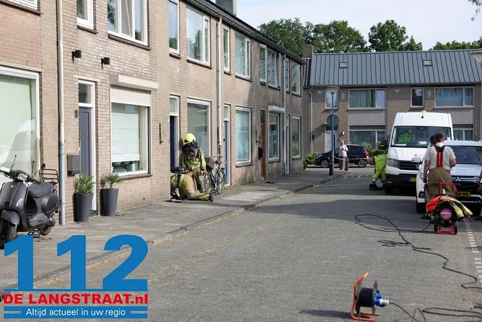 Straat afgezet door gaslek in woning Waalwijk 5 Straat afgezet door gaslek in woning Waalwijk 112 De Langstraat