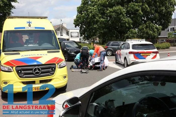 Fietsster aangereden door auto op rotonde Sprang-Capelle 8 Fietsster aangereden door auto op rotonde Sprang-Capelle 112 De Langstraat