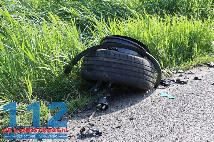 Ongeluk op A59 bij Waspik: linkerrijstrook dicht, verkeer omgeleid 14 Ongeluk op A59 bij Waspik: linkerrijstrook dicht, verkeer omgeleid 112 De Langstraat