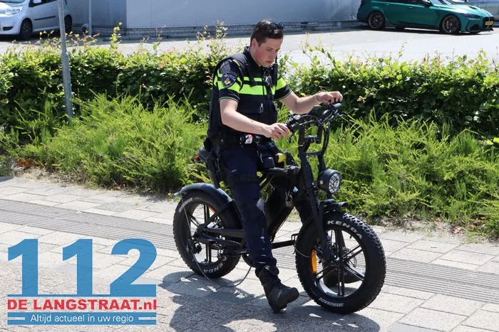 Motorrijder komt in botsing nadat jongen op fatbike geen voorrang verleent in Waalwijk 13 Motorrijder komt in botsing nadat jongen op fatbike geen voorrang verleent in Waalwijk 112 De Langstraat