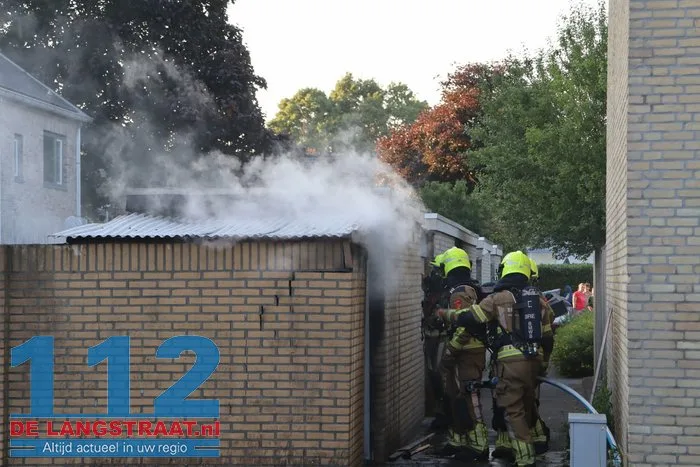 Schuur gaat in vlammen op Brem Sprang-Capelle 18 Schuur gaat in vlammen op Brem Sprang-Capelle 112 De Langstraat