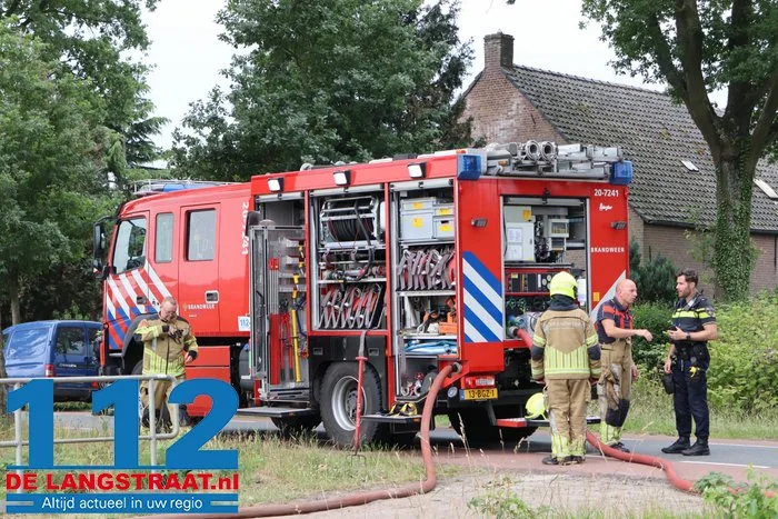 280 hooibalen in brand op rijdende aanhanger bij De Moer 17 280 hooibalen in brand op rijdende aanhanger bij De Moer 112 De Langstraat