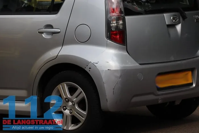 Scooterrijder raakt gewond door botsing achterop remmende auto 4 Scooterrijder raakt gewond door botsing achterop remmende auto 112 De Langstraat
