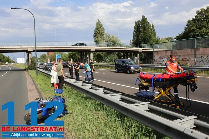 Motorrijder zwaargewond na botsing tegen viaductrand: slachtoffer belandt op de A59 2 Motorrijder zwaargewond na botsing tegen viaductrand: slachtoffer belandt op de A59 112 De Langstraat