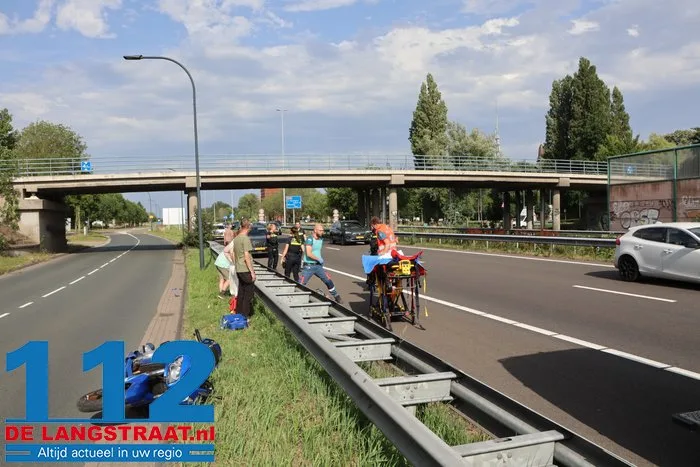 Motorrijder zwaargewond na botsing tegen viaductrand: slachtoffer belandt op de A59 3 Motorrijder zwaargewond na botsing tegen viaductrand: slachtoffer belandt op de A59 112 De Langstraat