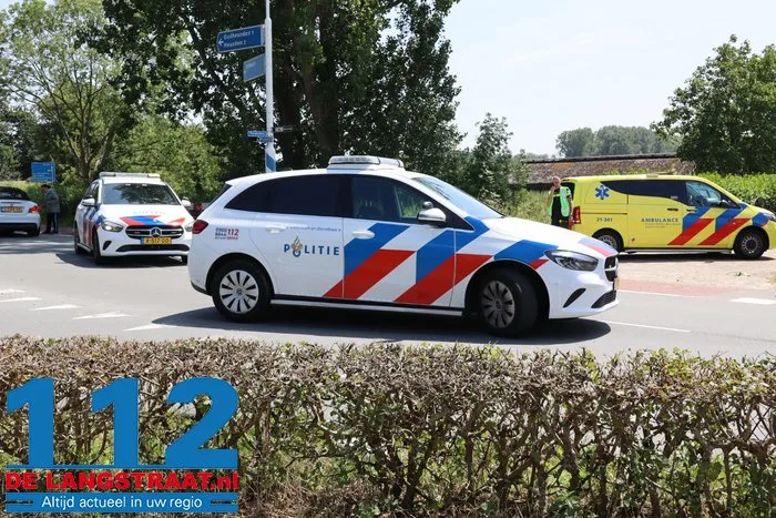 Fietser belandt op voorruit van auto bij aanrijding in Oudheusden en raakt gewond 4 Fietser belandt op voorruit van auto bij aanrijding in Oudheusden en raakt gewond 112 De Langstraat