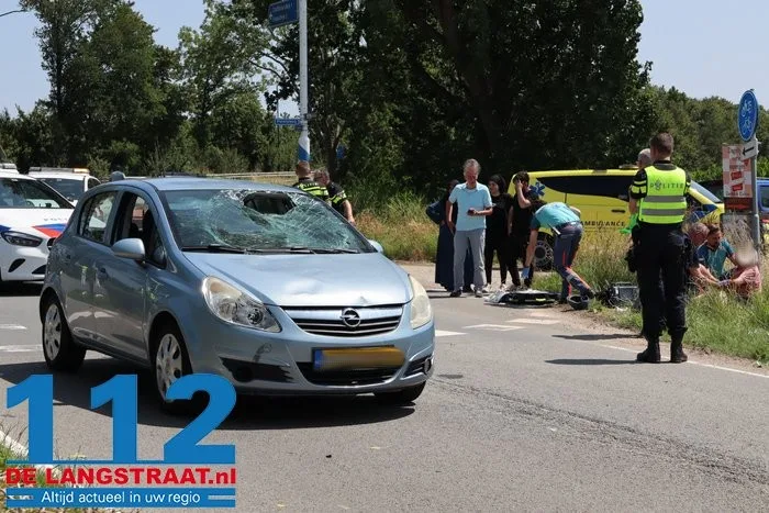 Fietser belandt op voorruit van auto bij aanrijding in Oudheusden en raakt gewond 6 Fietser belandt op voorruit van auto bij aanrijding in Oudheusden en raakt gewond 112 De Langstraat