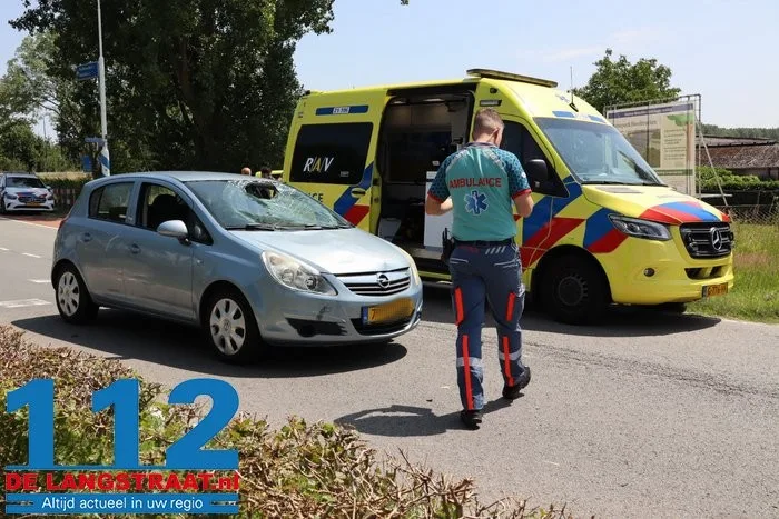 Fietser belandt op voorruit van auto bij aanrijding in Oudheusden en raakt gewond 7 Fietser belandt op voorruit van auto bij aanrijding in Oudheusden en raakt gewond 112 De Langstraat