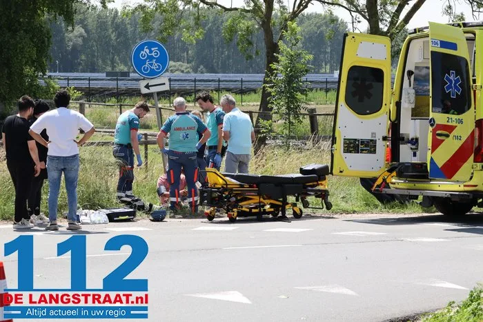 Fietser belandt op voorruit van auto bij aanrijding in Oudheusden en raakt gewond 8 Fietser belandt op voorruit van auto bij aanrijding in Oudheusden en raakt gewond 112 De Langstraat