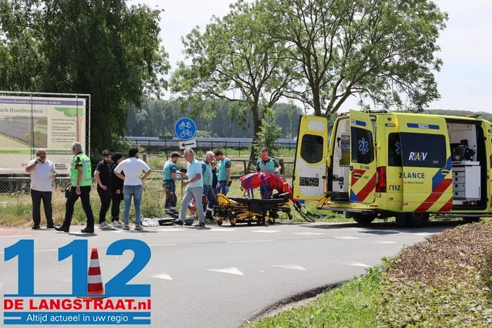 Fietser belandt op voorruit van auto bij aanrijding in Oudheusden en raakt gewond 9 Fietser belandt op voorruit van auto bij aanrijding in Oudheusden en raakt gewond 112 De Langstraat