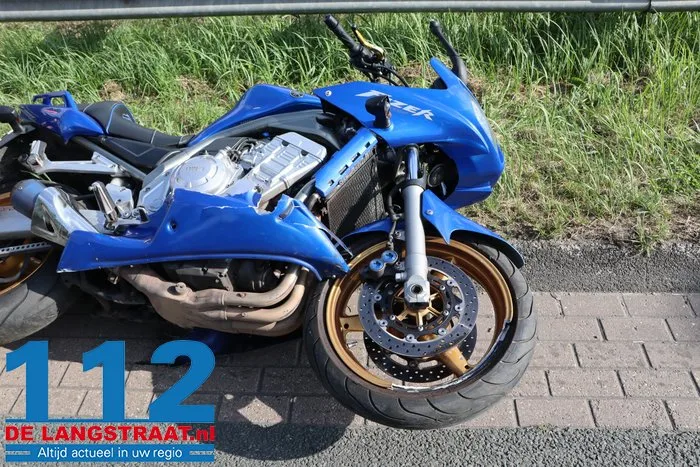 Motorrijder zwaargewond na botsing tegen viaductrand: slachtoffer belandt op de A59 10 Motorrijder zwaargewond na botsing tegen viaductrand: slachtoffer belandt op de A59 112 De Langstraat