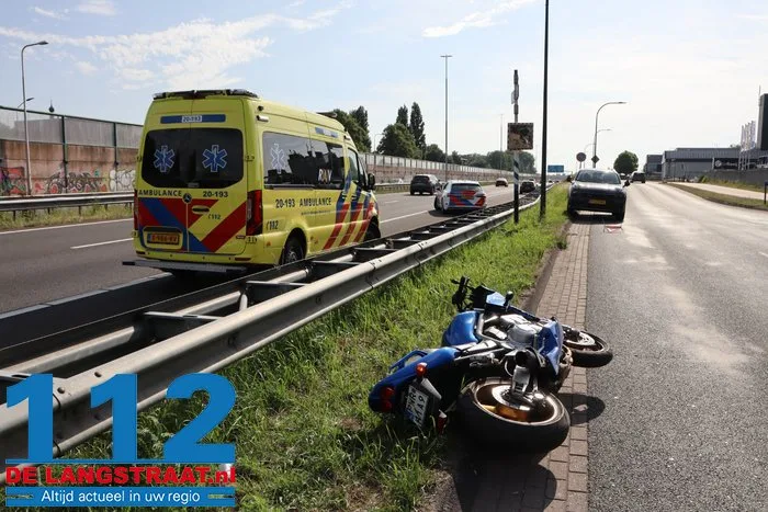 Motorrijder zwaargewond na botsing tegen viaductrand: slachtoffer belandt op de A59 11 Motorrijder zwaargewond na botsing tegen viaductrand: slachtoffer belandt op de A59 112 De Langstraat