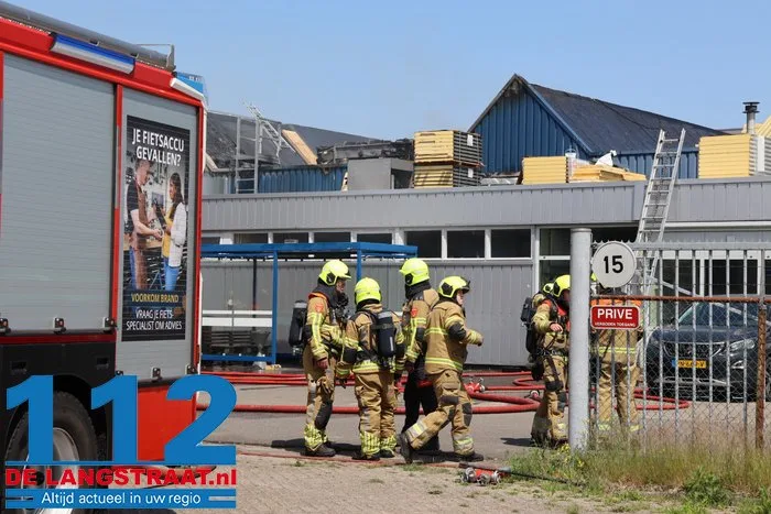 Grote brand bij fabriek van bakkerij Daelmans in Nieuwkuijk: pand ontruimd 10 Grote brand bij fabriek van bakkerij Daelmans in Nieuwkuijk: pand ontruimd 112 De Langstraat