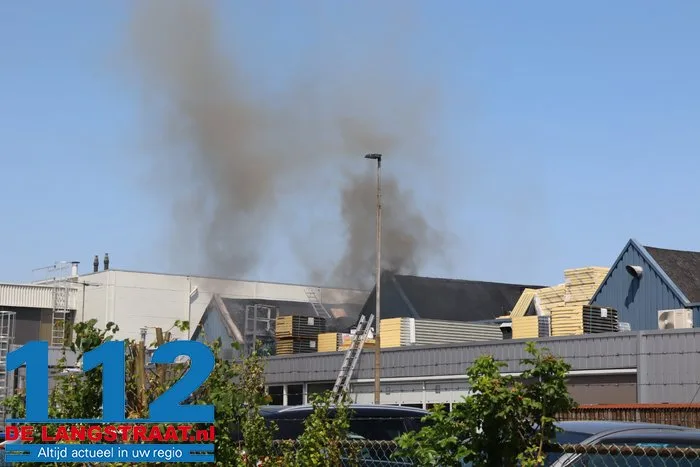 Grote brand bij fabriek van bakkerij Daelmans in Nieuwkuijk: pand ontruimd 11 Grote brand bij fabriek van bakkerij Daelmans in Nieuwkuijk: pand ontruimd 112 De Langstraat