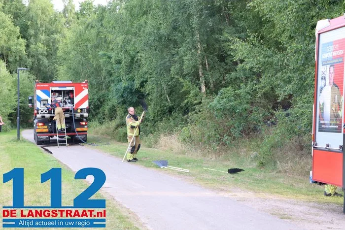 Natuurbrand bij Het Lido mogelijk veroorzaakt door vuurwerk 14 Natuurbrand bij Het Lido mogelijk veroorzaakt door vuurwerk 112 De Langstraat