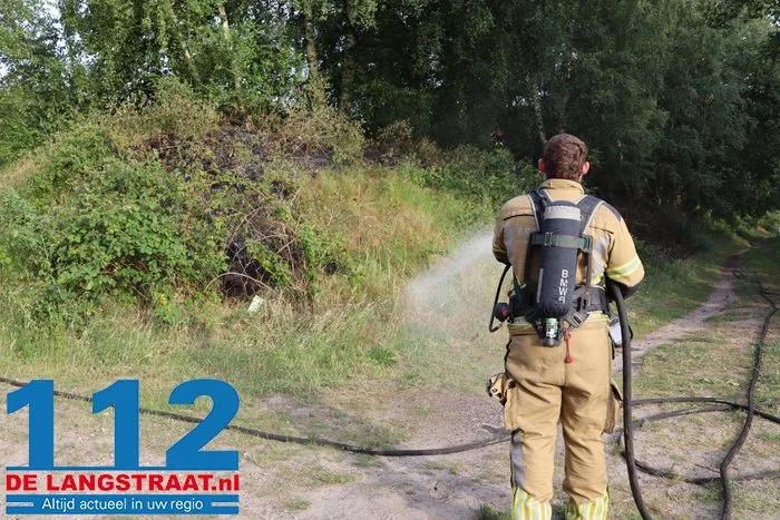 Natuurbrand bij Het Lido mogelijk veroorzaakt door vuurwerk 19 Natuurbrand bij Het Lido mogelijk veroorzaakt door vuurwerk 112 De Langstraat