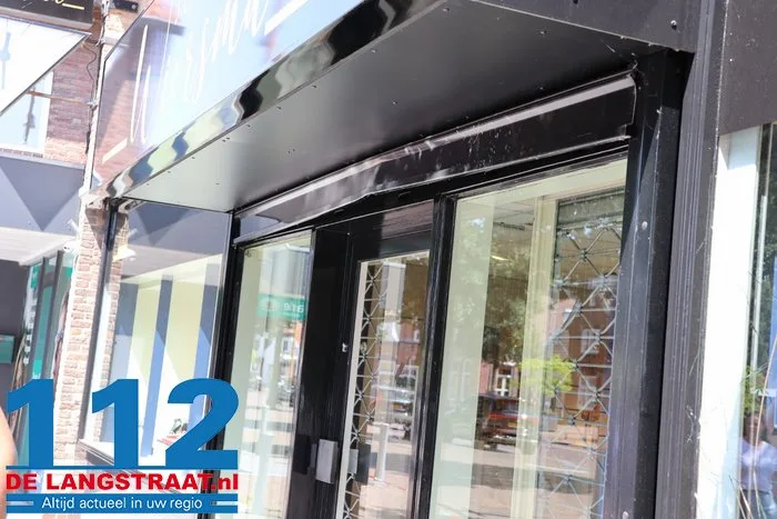 Brute inbraak bij juwelier in Drunen: daders slaan ruiten in en vluchten met de buit 8 Brute inbraak bij juwelier in Drunen: daders slaan ruiten in en vluchten met de buit 112 De Langstraat