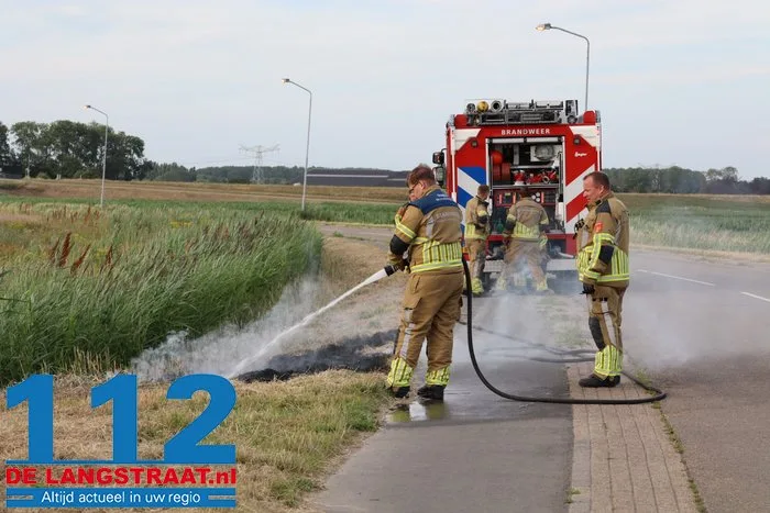 Kleine bermbrand aan de Weteringweg snel geblust 2 Kleine bermbrand aan de Weteringweg snel geblust 112 De Langstraat
