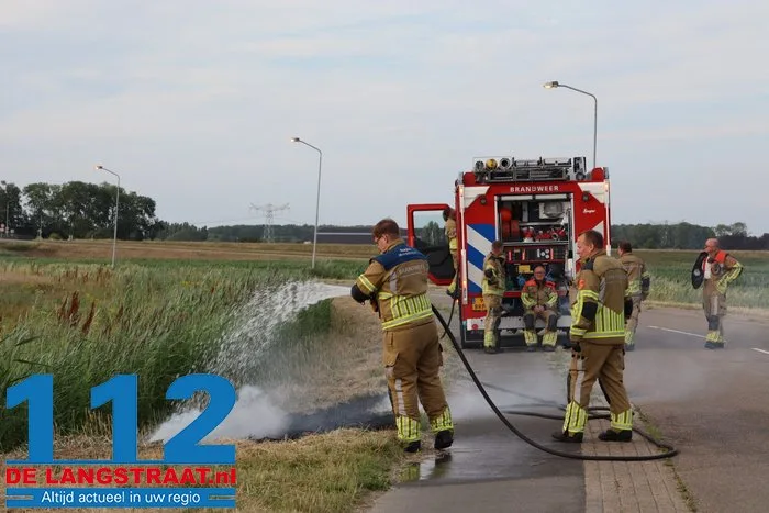 Kleine bermbrand aan de Weteringweg snel geblust 5 Kleine bermbrand aan de Weteringweg snel geblust 112 De Langstraat