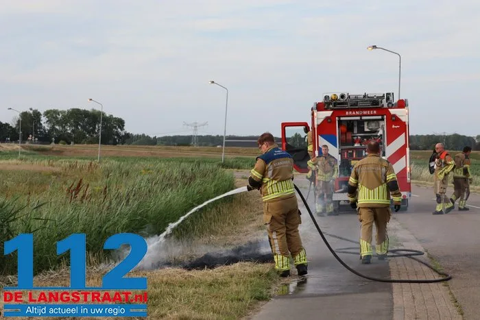 Kleine bermbrand aan de Weteringweg snel geblust 6 Kleine bermbrand aan de Weteringweg snel geblust 112 De Langstraat