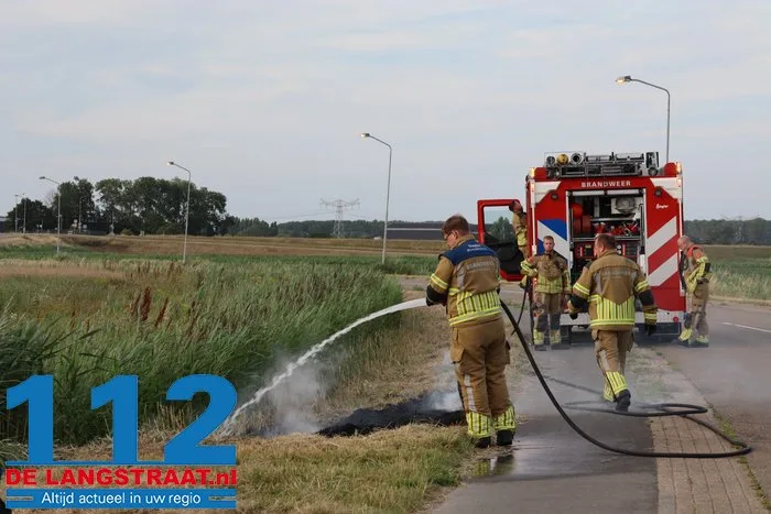 Kleine bermbrand aan de Weteringweg snel geblust 7 Kleine bermbrand aan de Weteringweg snel geblust 112 De Langstraat