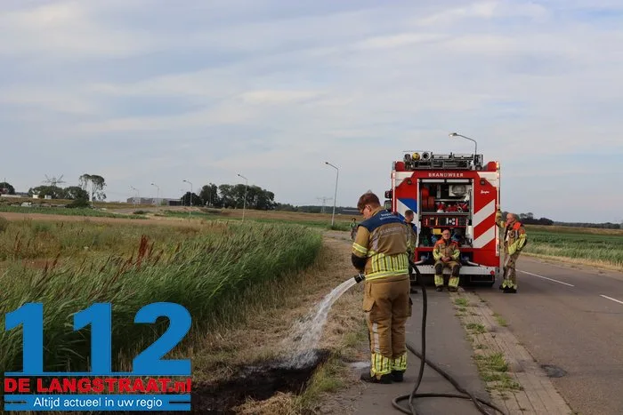 Kleine bermbrand aan de Weteringweg snel geblust 10 Kleine bermbrand aan de Weteringweg snel geblust 112 De Langstraat
