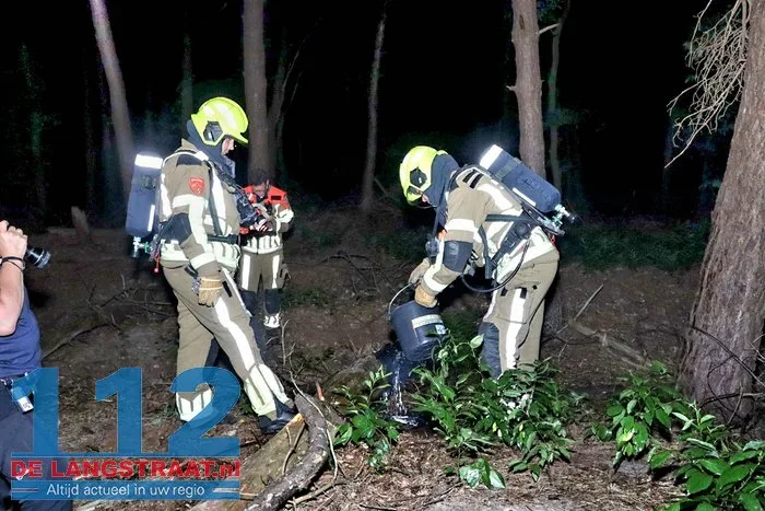 Kleine bosbrand tussen park De Efteling en Bosrijk snel geblust Kaatsheuvel 6 Kleine bosbrand tussen park De Efteling en Bosrijk snel geblust Kaatsheuvel 112 De Langstraat