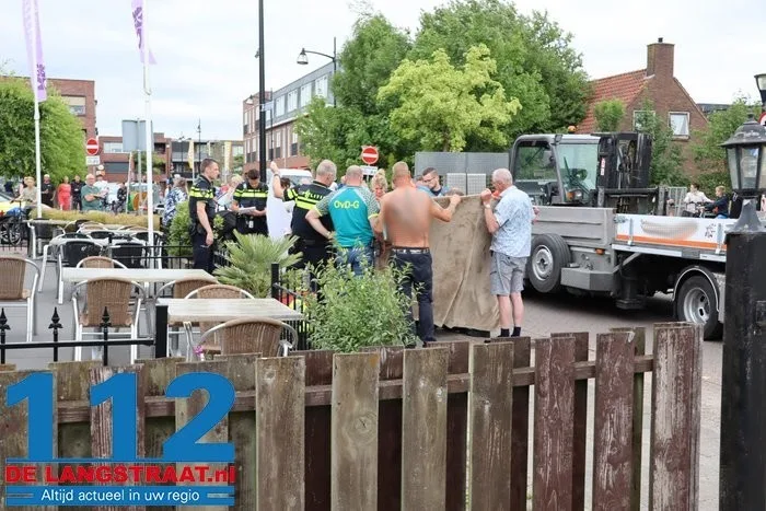 Kind zwaargewond bij ernstig ongeluk met oplegger in Wijk en Aalburg 4 Kind zwaargewond bij ernstig ongeluk met oplegger in Wijk en Aalburg 112 De Langstraat