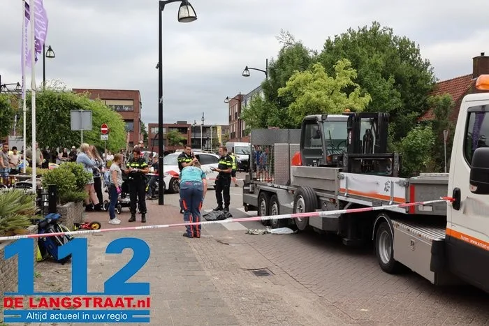 Kind zwaargewond bij ernstig ongeluk met oplegger in Wijk en Aalburg 10 Kind zwaargewond bij ernstig ongeluk met oplegger in Wijk en Aalburg 112 De Langstraat