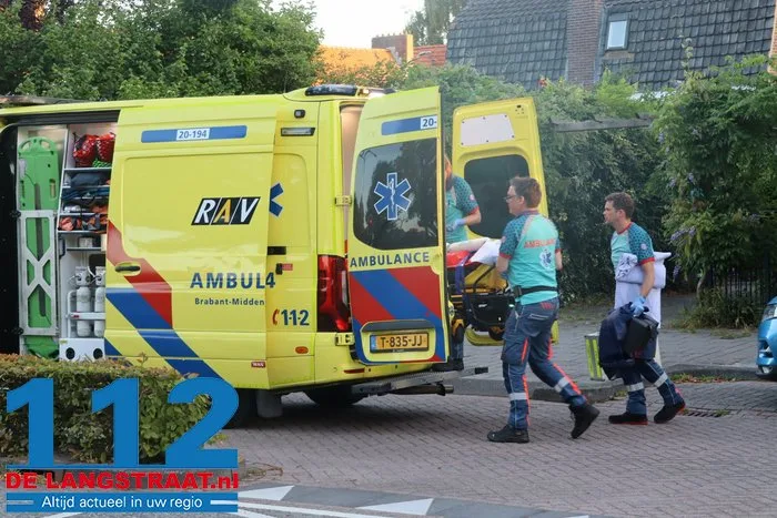 Traumahelikopter ingezet voor zwaargewonde vrouw na val van trap in Waalwijk 4 Traumahelikopter ingezet voor zwaargewonde vrouw na val van trap in Waalwijk 112 De Langstraat