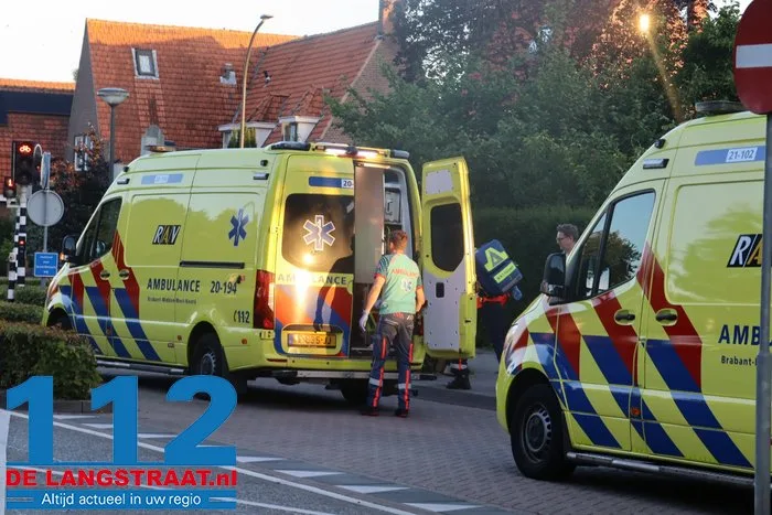 Traumahelikopter ingezet voor zwaargewonde vrouw na val van trap in Waalwijk 11 Traumahelikopter ingezet voor zwaargewonde vrouw na val van trap in Waalwijk 112 De Langstraat