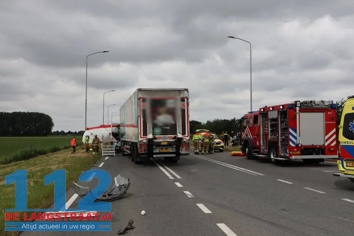 Vrouw (80) komt om het leven bij ernstig ongeluk met vrachtwagen 1 Vrouw (80) komt om het leven bij ernstig ongeluk met vrachtwagen 112 De Langstraat