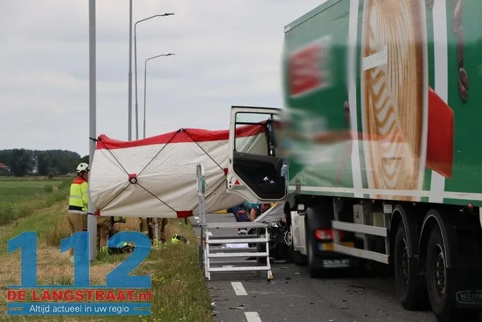 Vrouw (80) komt om het leven bij ernstig ongeluk met vrachtwagen 6 Vrouw (80) komt om het leven bij ernstig ongeluk met vrachtwagen 112 De Langstraat